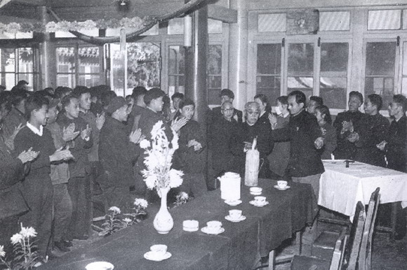 1958年新任社长杨明轩、副社长兼总编辑陈此