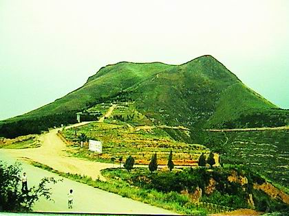 光明日报 下图为昭陵全景.