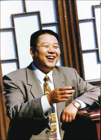 笑星牛振华醉酒驾车身亡