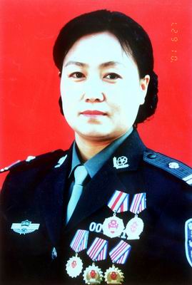 <em>14</em>万百姓痛别<em>女公安局长</em>