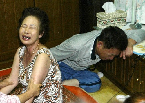 新疆恐怖分子最新消息 恐怖分子处决美女 图,新疆恐怖分子处决 图,恐怖分子处决 图片 64k 500x355
