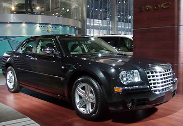 汽车展上亮相的新款克莱斯勒(chrysler)·300c轿车,可谓是克莱高清图片