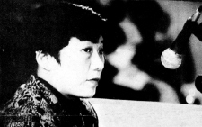 一招是出卖肉体