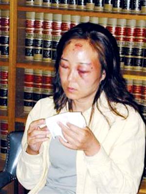 我国女游客遭美国警察无故围殴