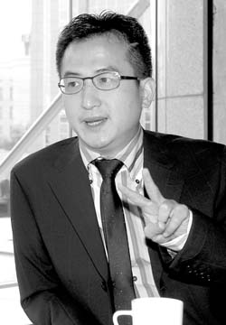 马荣成:流水线成就香港漫画