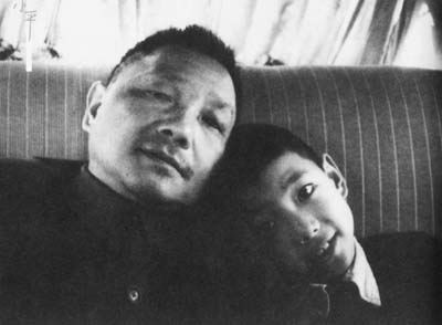 有一次我去<em>曾希圣</em>家,<em>曾希圣</em>说有人想和我结婚