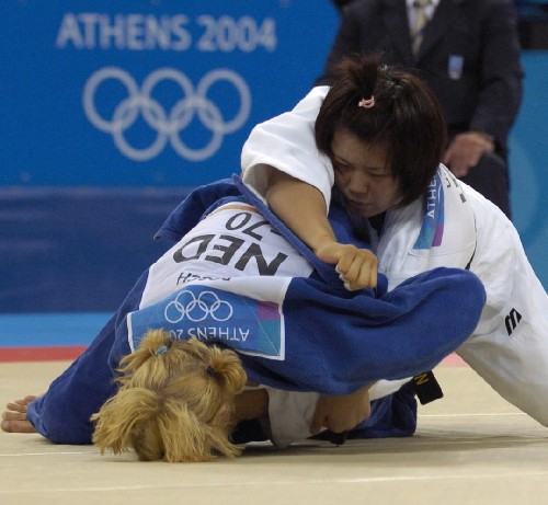 日本选手上野雅惠夺得女子70公斤级金牌