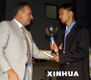 中国中学生获国际信息学奥林匹克竞赛金牌(图