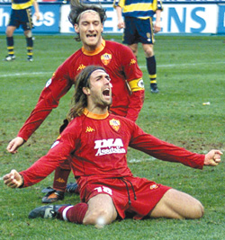 阿根廷一代巨星巴蒂斯图塔正式宣布退役