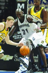 狼王在现实中悲鸣