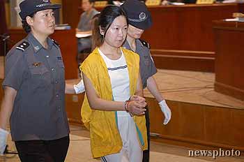 直击我国网络色情第一案:女版主为第一被告