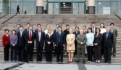 英国龙比亚大学代表团访问郑州轻工业学院(图