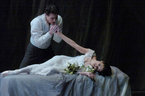 《<em>茶花女</em>》在京将浪漫上演