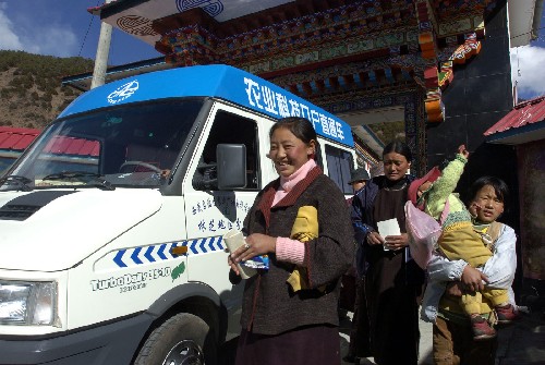 农业科技直通车入户培训西藏农民(图)