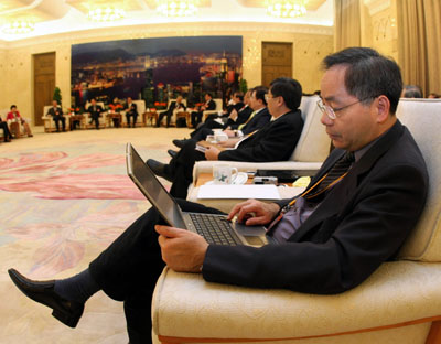 港澳代表审议政府工作报告