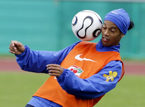 :巴西队肯定具备夺冠条件 梅西有望成世界杯明星