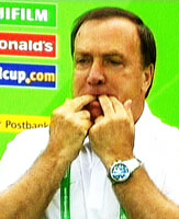 韩国队主帅吹口哨 br