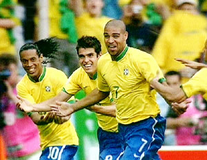 巴西球员跳摇篮舞