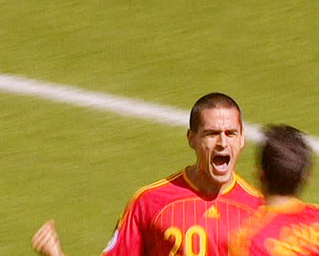 西班牙球员华尼托攻入一球