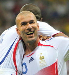 那个秃顶的还叫齐达内