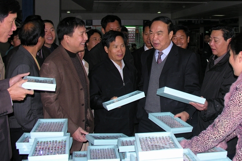 考察小商品批发市场