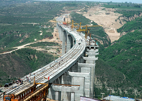 高速公路连起黄帝陵与延安