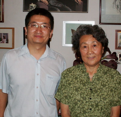 <em>周总理侄女</em>重走长征路 讲述总理生活点滴