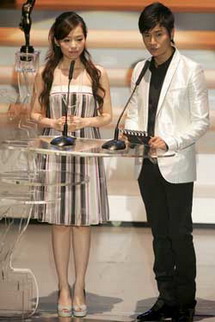 谁有带颖的繁体字QQ伤感网名?名字要长一点