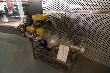 参观红旗文化展览