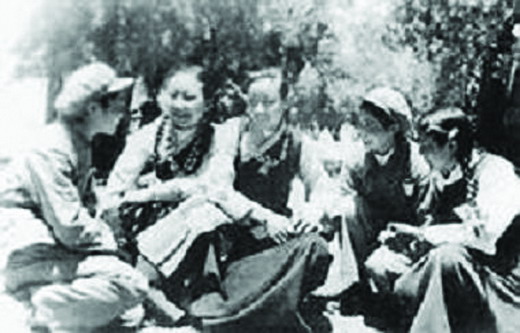 进藏<em>女兵</em>:青春献给<em>雪山</em>