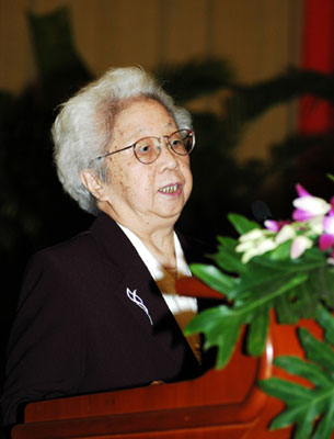 老新闻工作者代表李琴发言:心得 心思 心愿