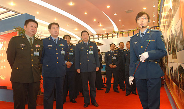 空军后勤部部长朱洪达在空军战略储备营区