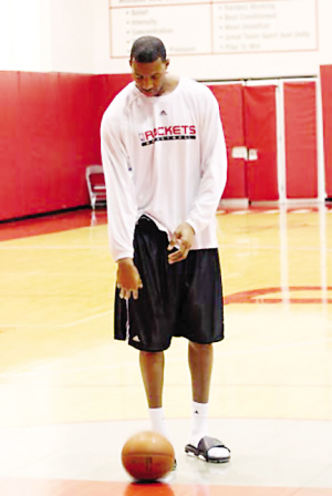 姚明否认姚麦不和