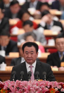 14位政协委员大会发言 建议调高个税起点