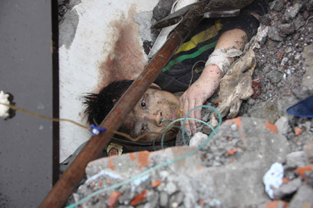 外国记者眼中的四川大地震