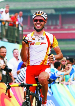 [自行车]西班牙选手桑切斯摘自行车男子公路赛