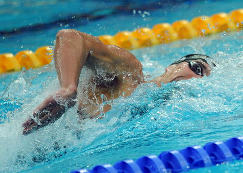 菲尔普斯200米自由泳轻松夺魁再破世界纪录