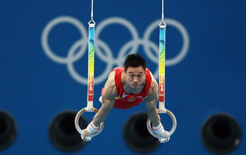 快讯:杨威夺得北京奥运会体操男子吊环比赛银牌