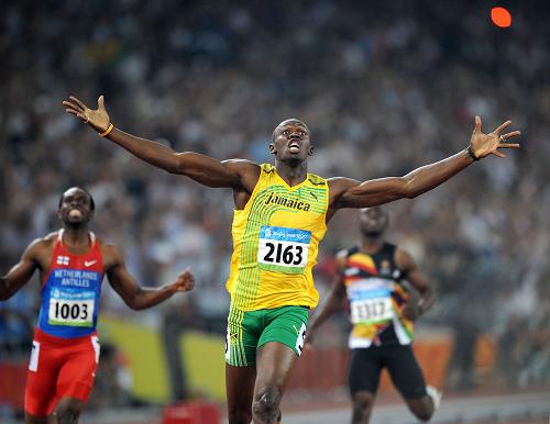 快讯:博尔特打破男子200米世界纪录夺得冠军