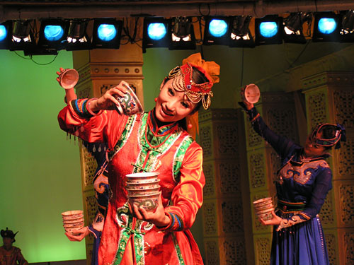 鄂尔多斯响沙湾:这里的沙子会唱歌!