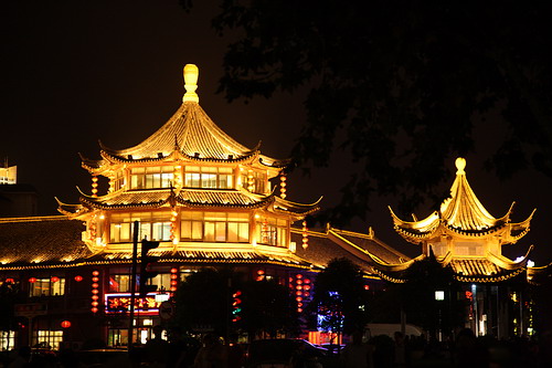 淮安市街头夜景 br