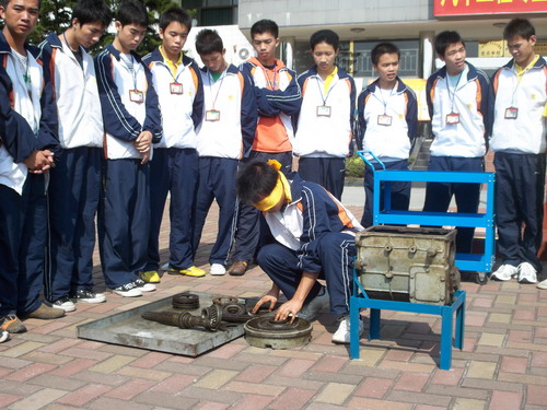 柳州职业高中在学生中开展技能大比武