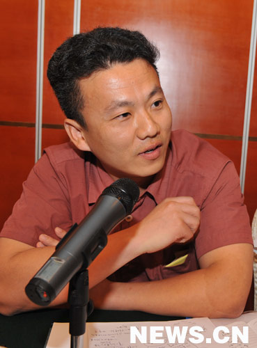 中国军工报记者李元龙发言