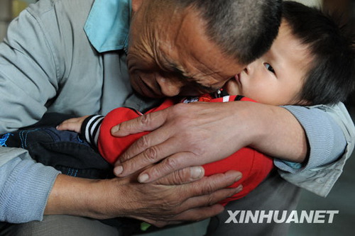 福利院卖儿童 xin_121006300809328145455.jpg