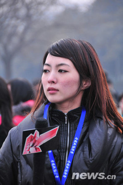 2010两会:女记者身影
