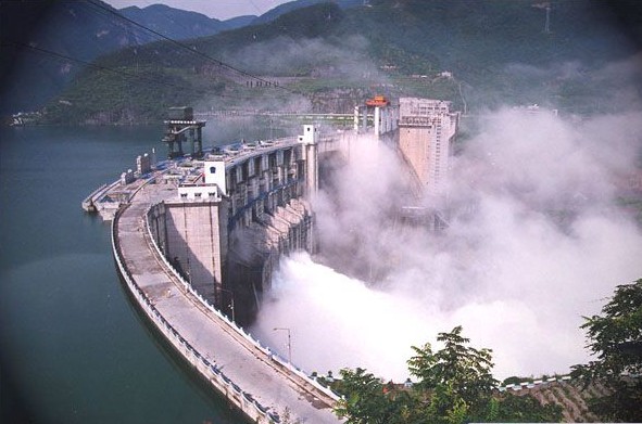 邓小平说:三峡工程是政治问题