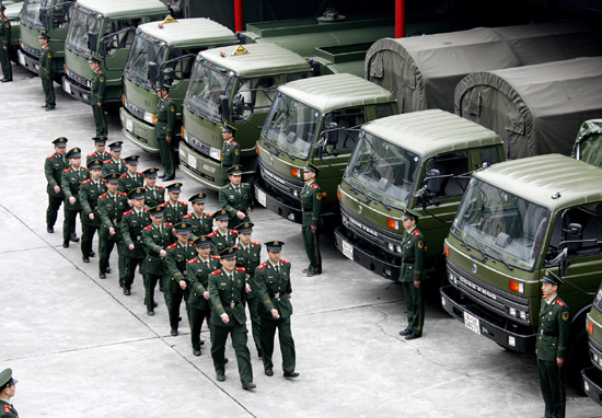 武警部队进入上海车辆实行准行证管理