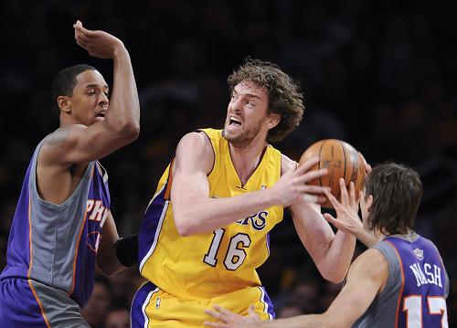 nba西部决赛第一场:湖人战胜太阳