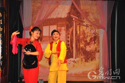 安徽地方戏剧--黄梅戏