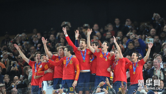 西班牙夺得世界杯冠军[组图]